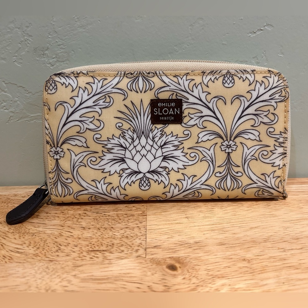 eMILIE SLOAN seattle pastel yellow wristlet. White Lotus Flower Pattern. NEW! - Picture 8 of 11